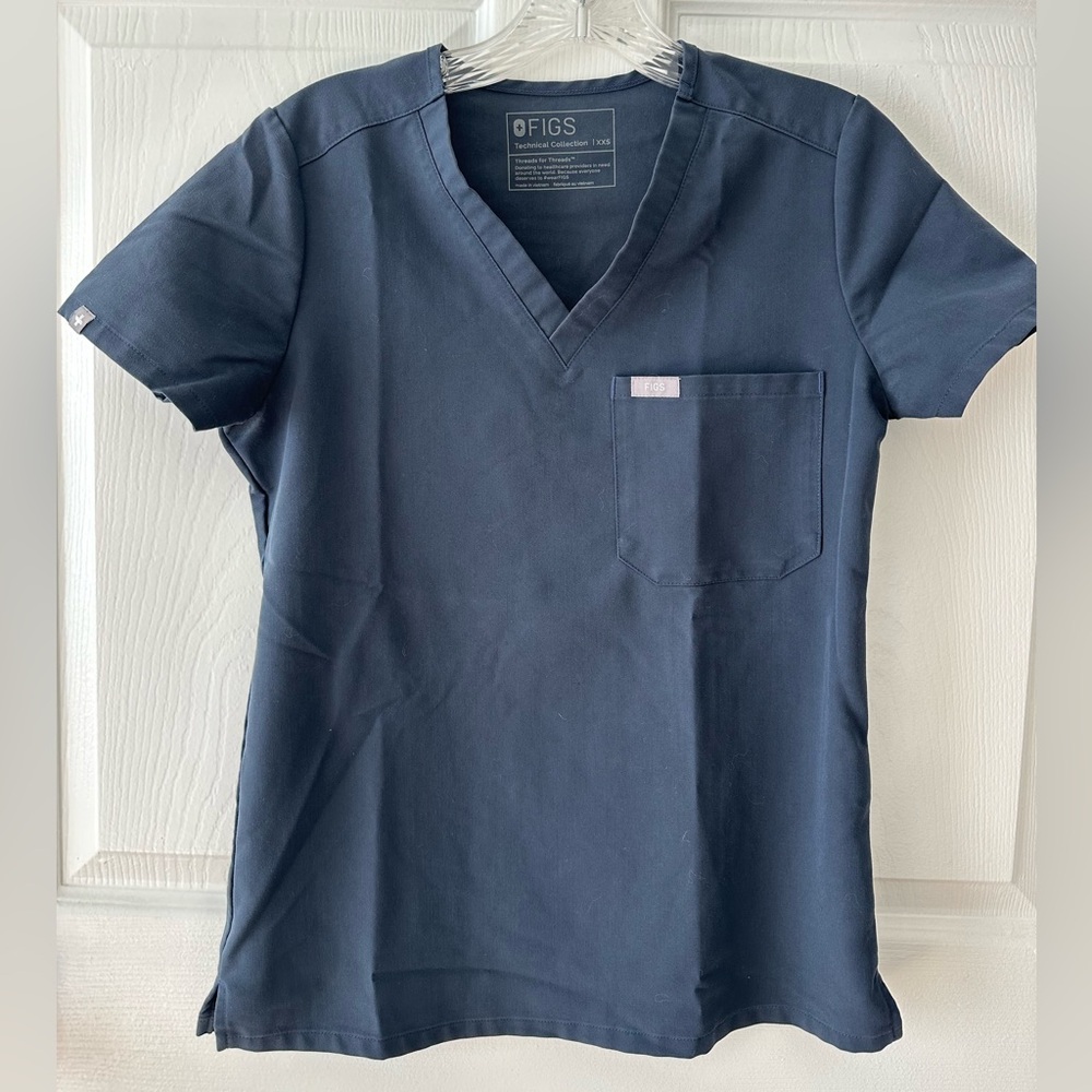 Figs scrubs set in Night Sky